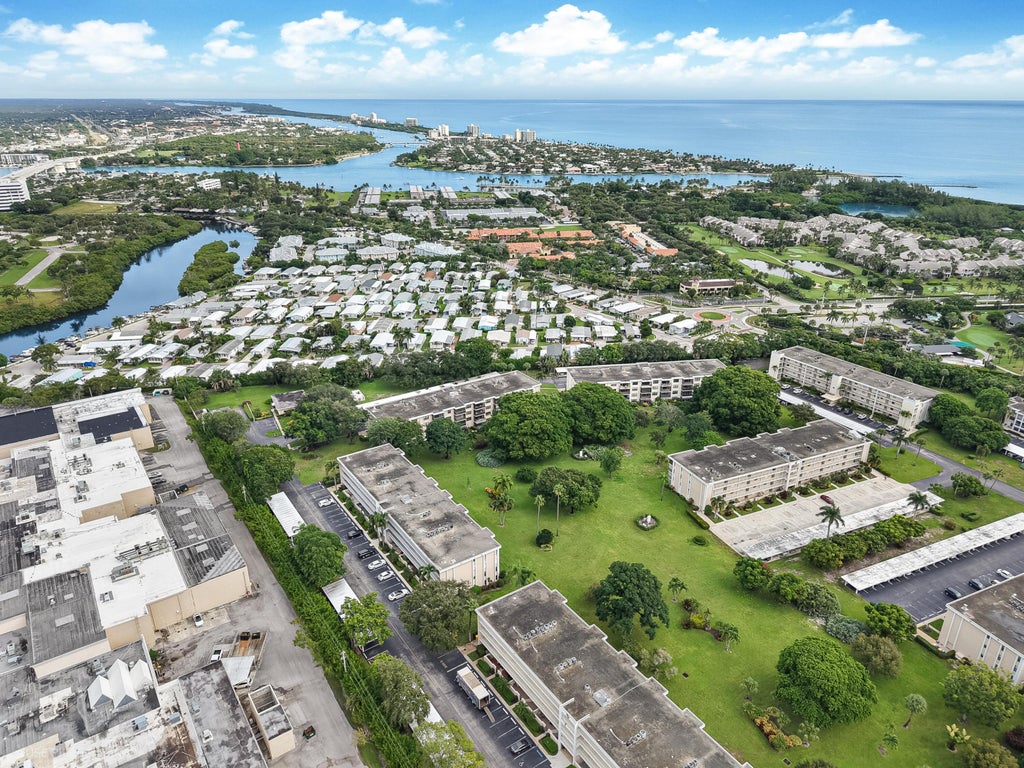 Photo of 300 N Hwy A1A #402 O, Jupiter, FL 33477 (MLS # B26083155)