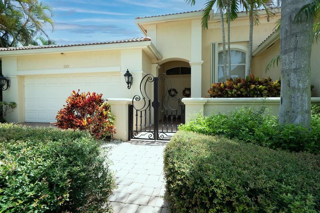 Photo of 130 Sedona Way Way, Palm Beach Gardens, FL 33418 (MLS # R10820664)
