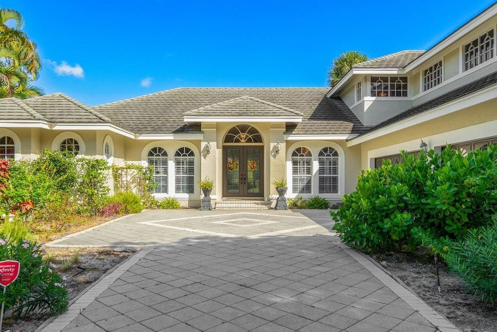 Photo of 1100 SW 21st Avenue, Boca Raton, FL 33486 (MLS # F10446342)