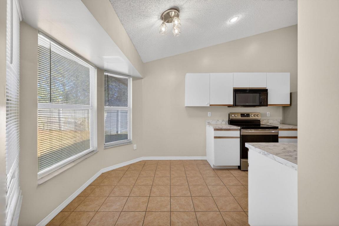 PORT ST LUCIE SECTION 11 - Residential