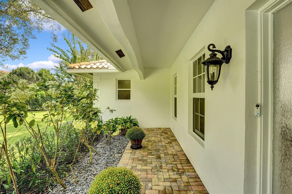 Photo of 724 NW 4th Street, Boca Raton, FL 33486 (MLS # R11121432)