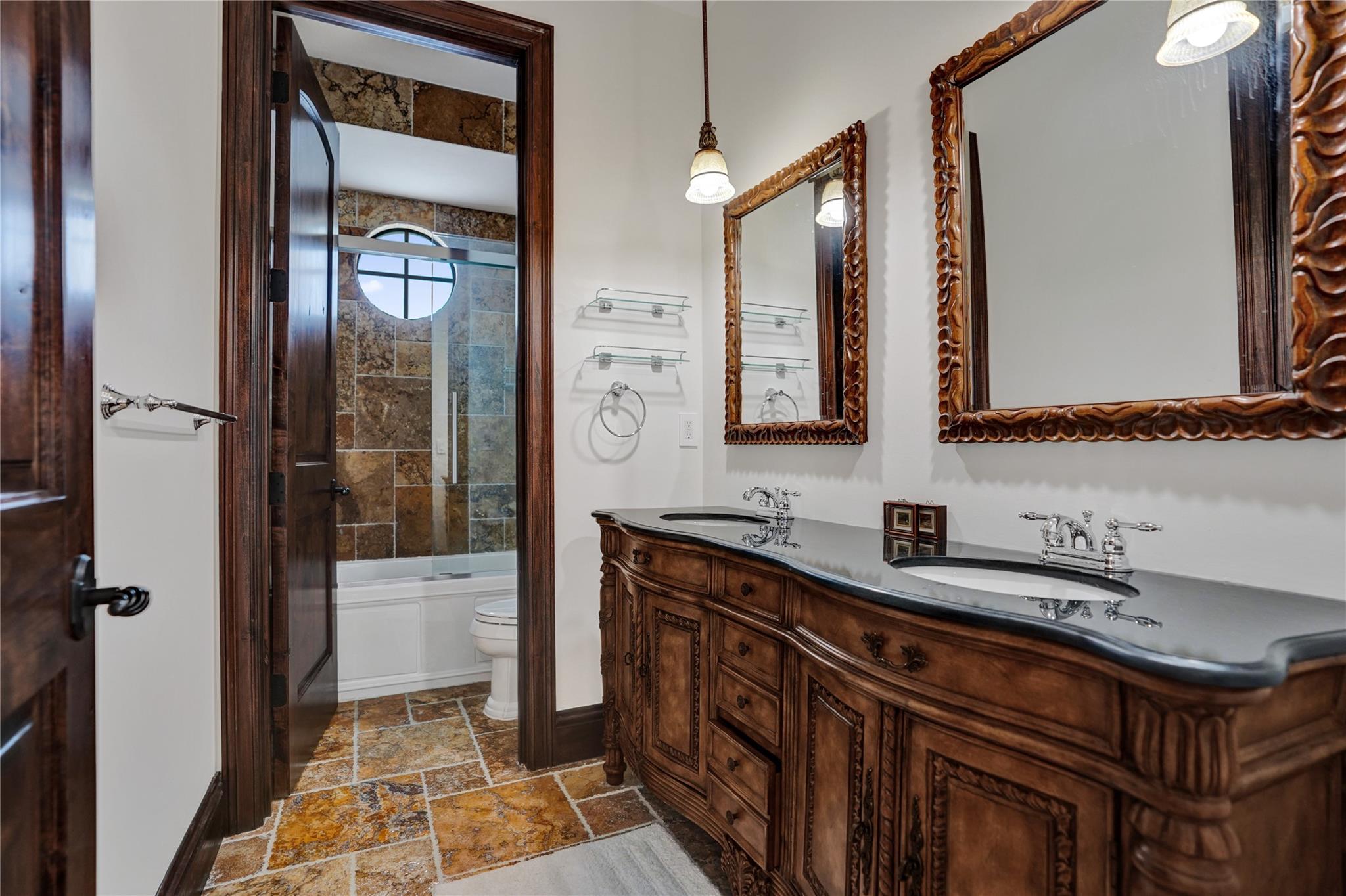 CORAL KEY VILLAS 3RD SEC - Residential