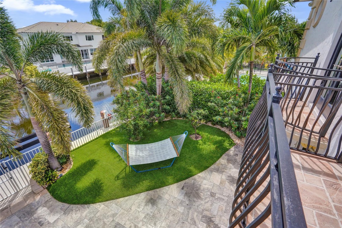 CORAL KEY VILLAS 3RD SEC - Residential