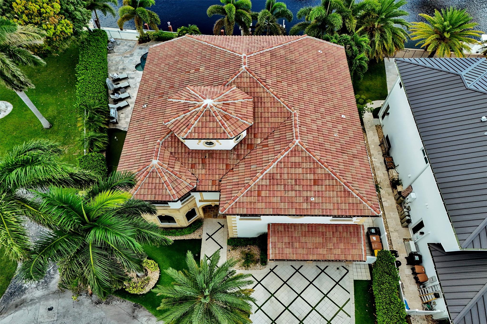 CORAL KEY VILLAS 3RD SEC - Residential