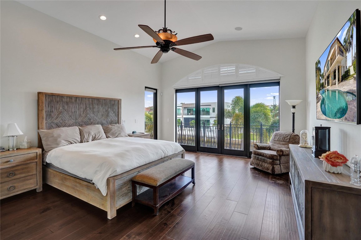 CORAL KEY VILLAS 3RD SEC - Residential