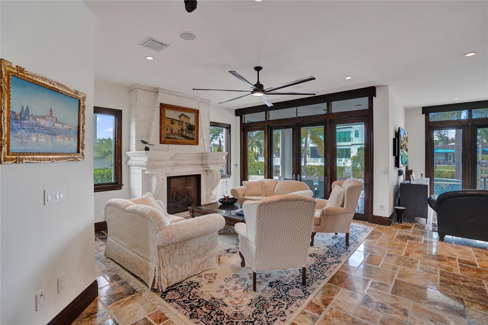 CORAL KEY VILLAS 3RD SEC - Residential