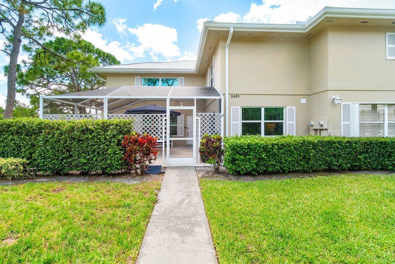 2401 SW Danbury Lane