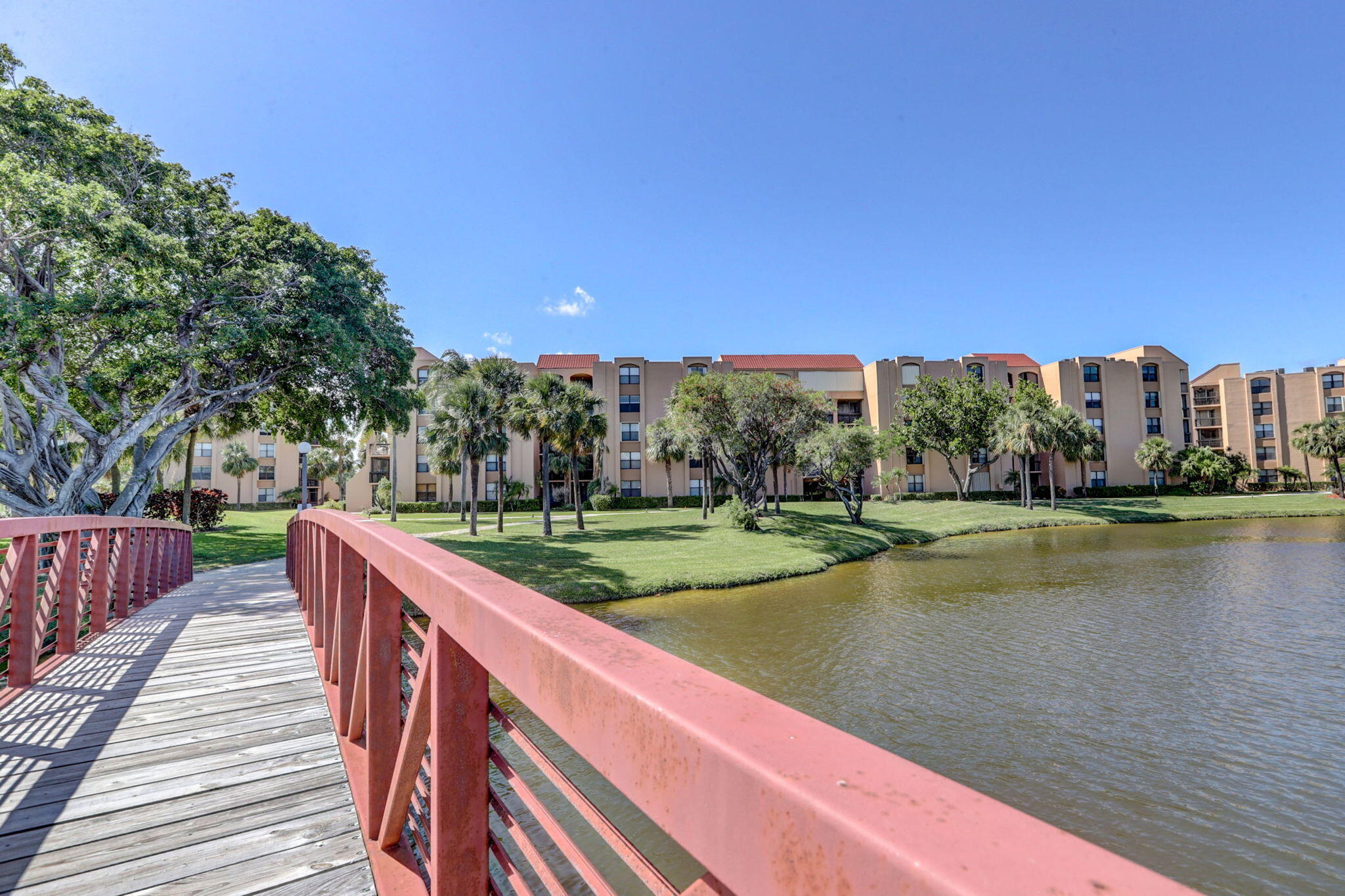 LAVERS DELRAY RACQUET CLUB CONDO - Residential Lease