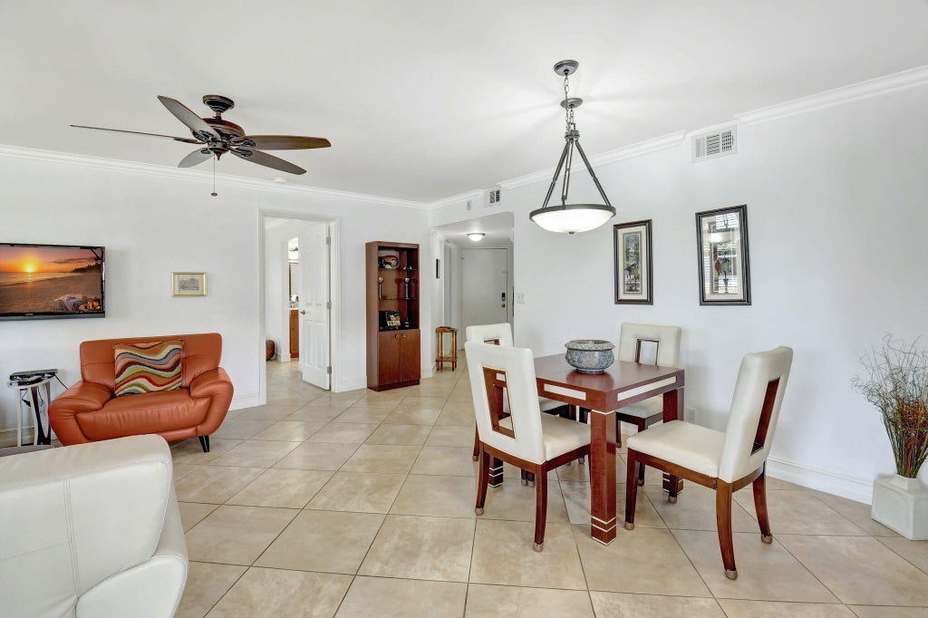 Photo of 600 Egret Circle #7105, Delray Beach, FL 33444 (MLS # R11167409)