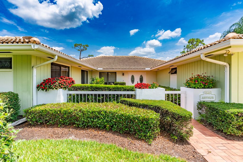 Photo of 1543 SW Troon Circle, Palm City, FL 34990 (MLS # B26029890)