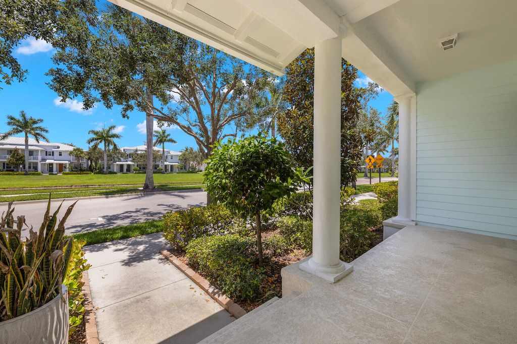 Photo of 3311 E Mallory Boulevard, Jupiter, FL 33458 (MLS # R10993786)