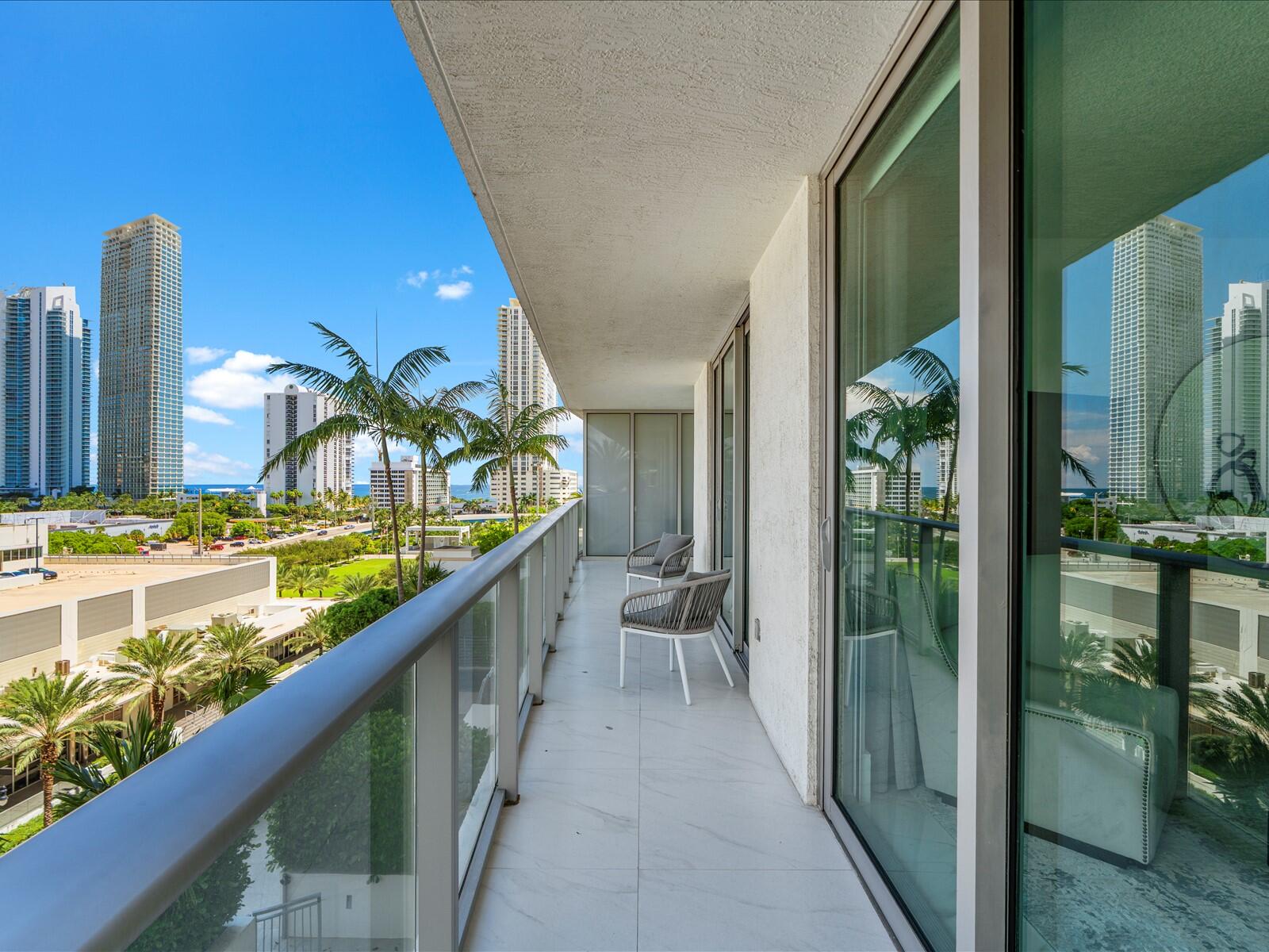 PARQUE TOWERS CONDO - Residential