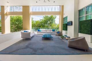 PARQUE TOWERS CONDO - Residential