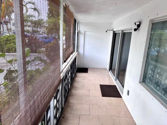 VENETIAN PARK CO-OP - Residential Lease