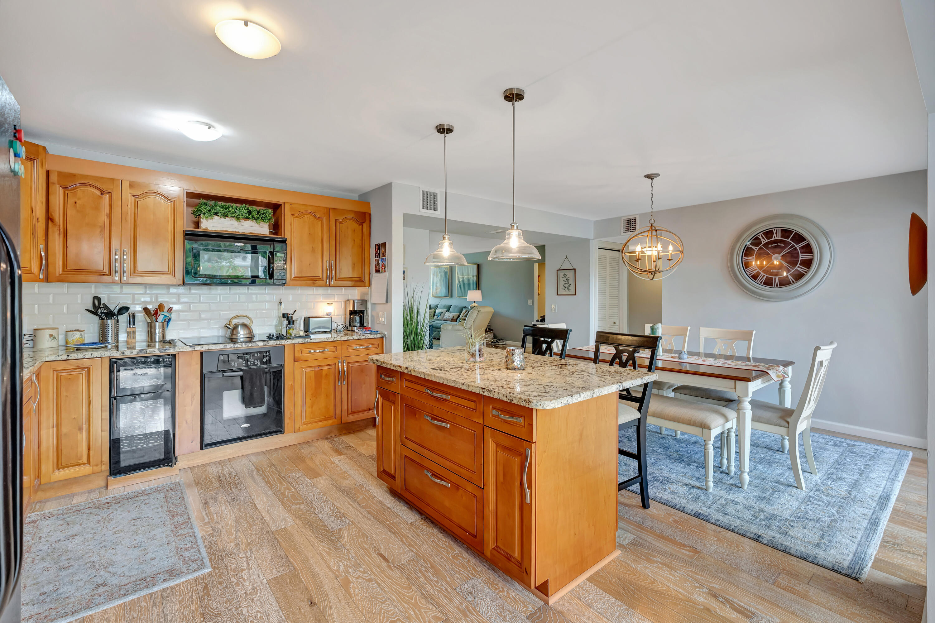 PIPERS LANDING GARDEN APARTMENTS CONDO - Residential