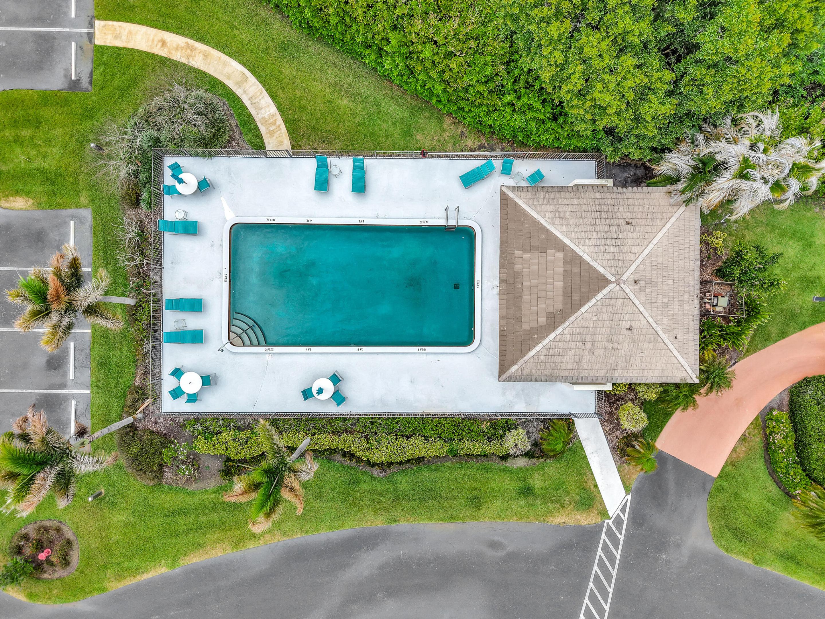 PIPERS LANDING GARDEN APARTMENTS CONDO - Residential
