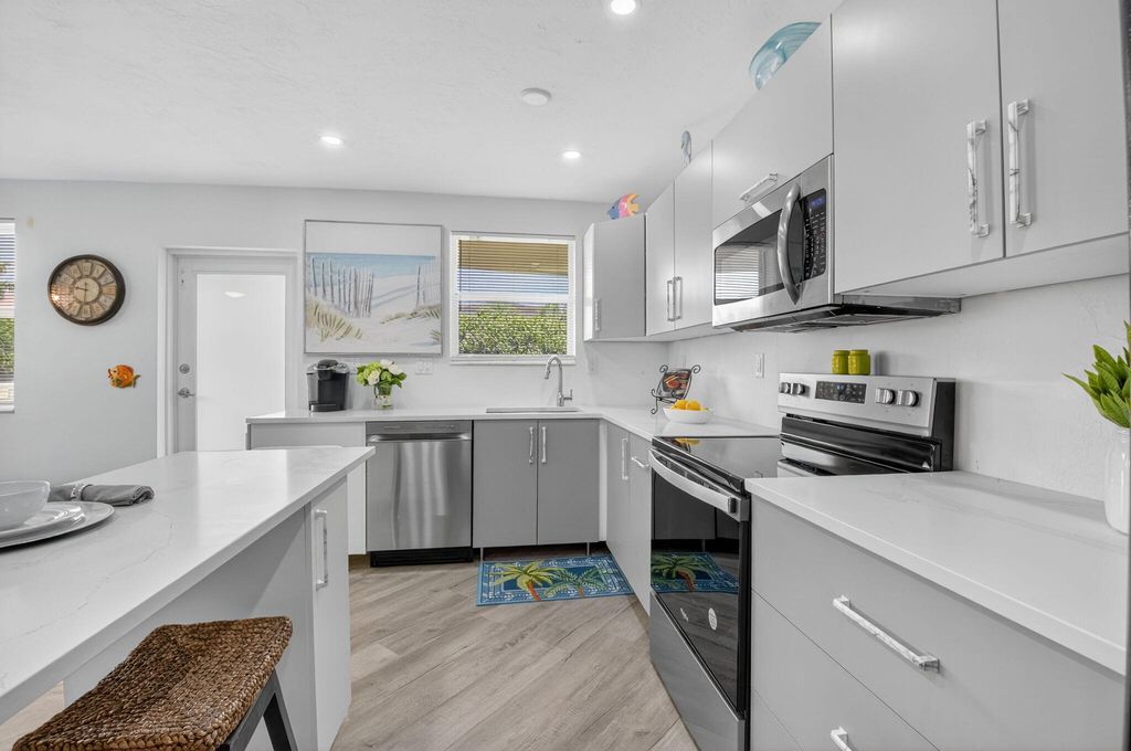 Photo of 930 Osceola Drive #8, Boca Raton, FL 33432 (MLS # R11150013)