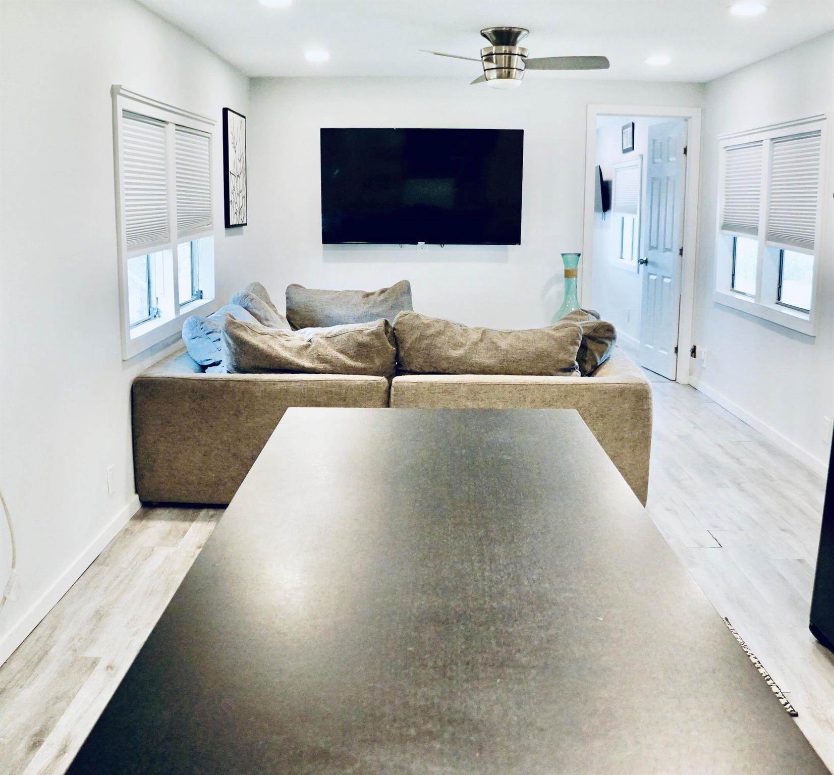 Sunshine Mobile Manor - Residential