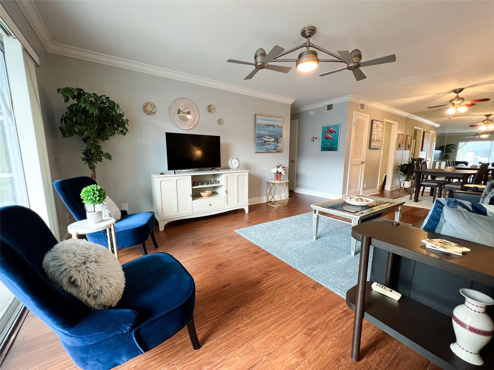 Bay Colony Club - Residential