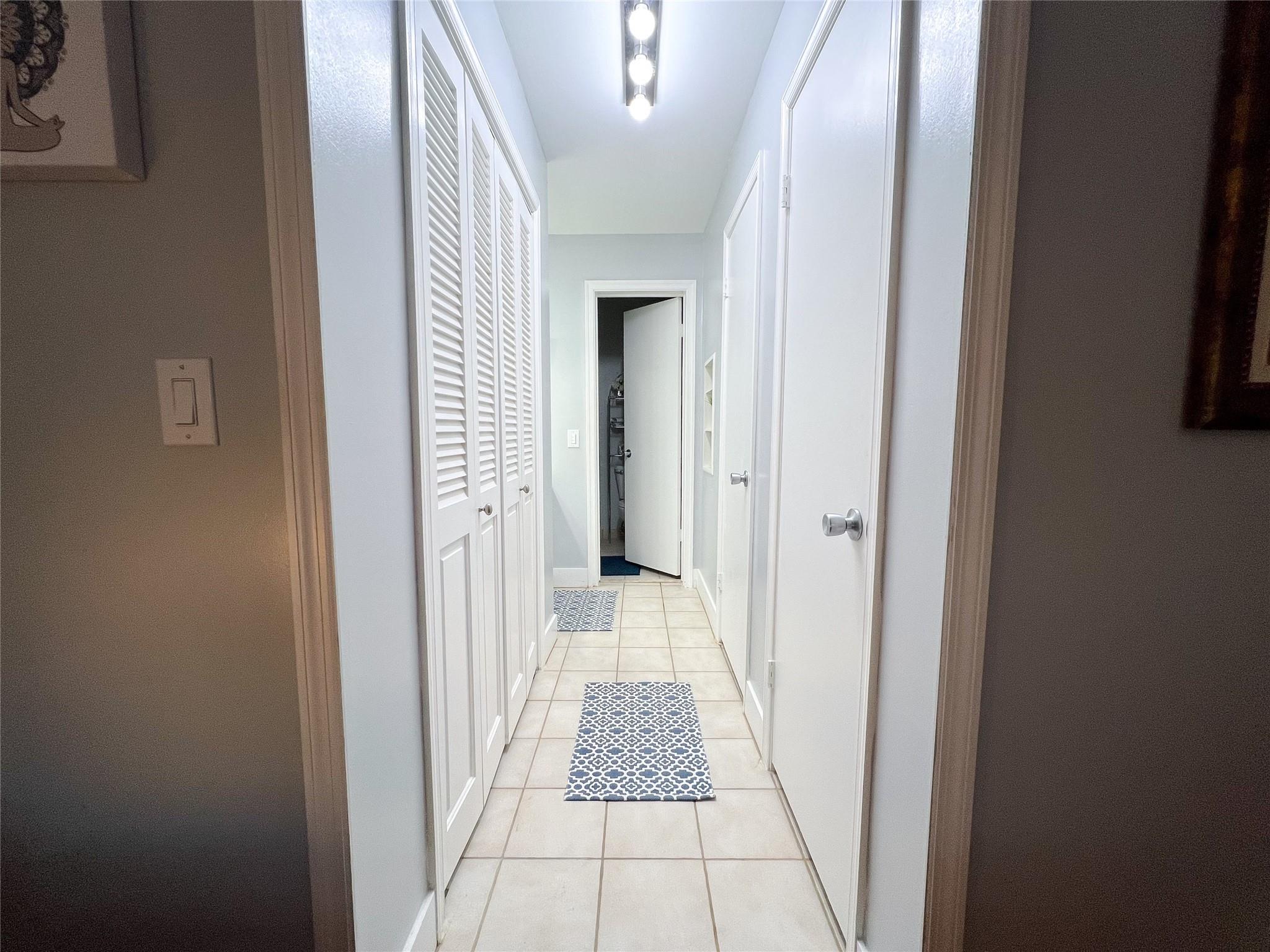 Bay Colony Club - Residential