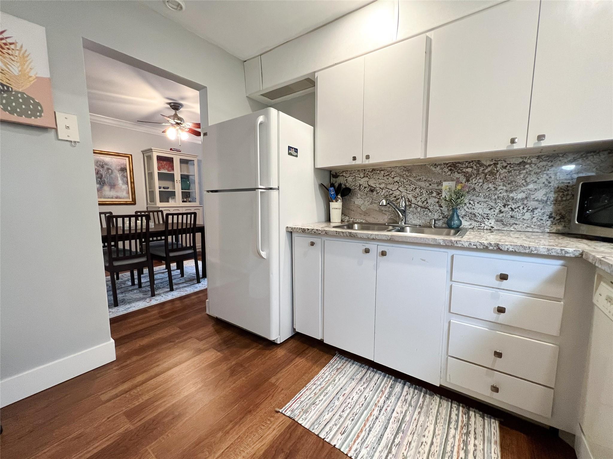 Bay Colony Club - Residential