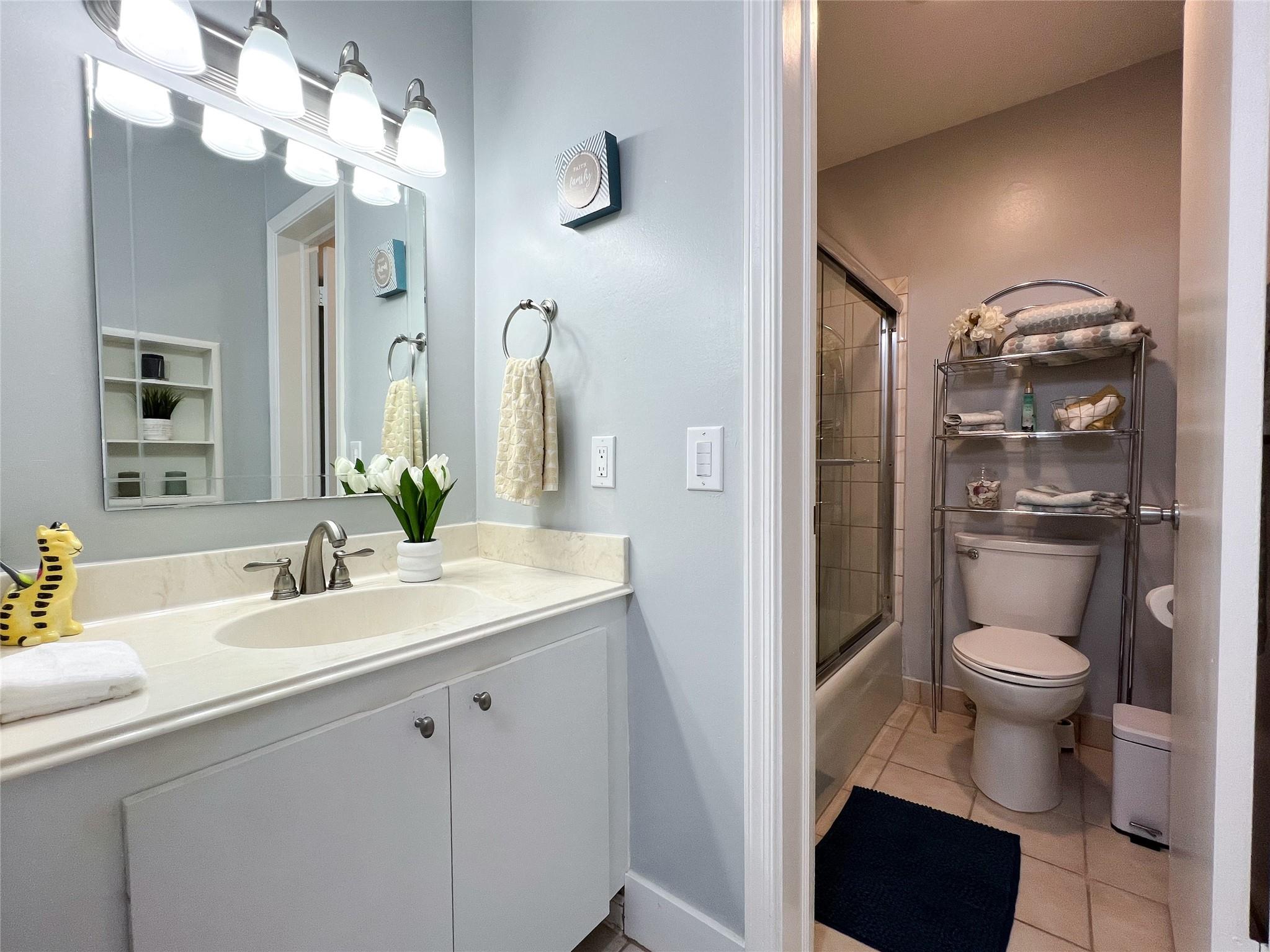 Bay Colony Club - Residential