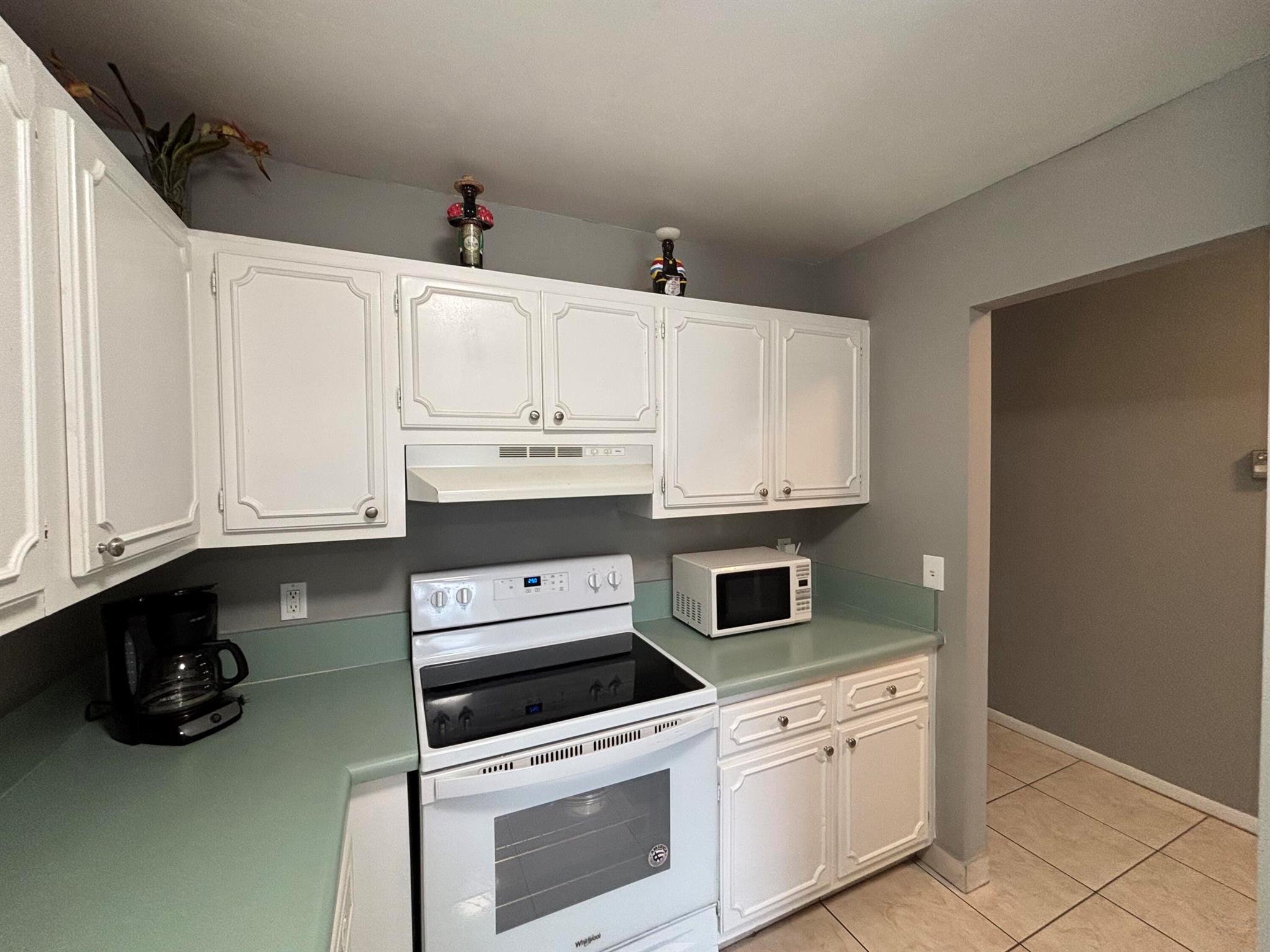 PINES OF DELRAY CONDO - Residential Lease