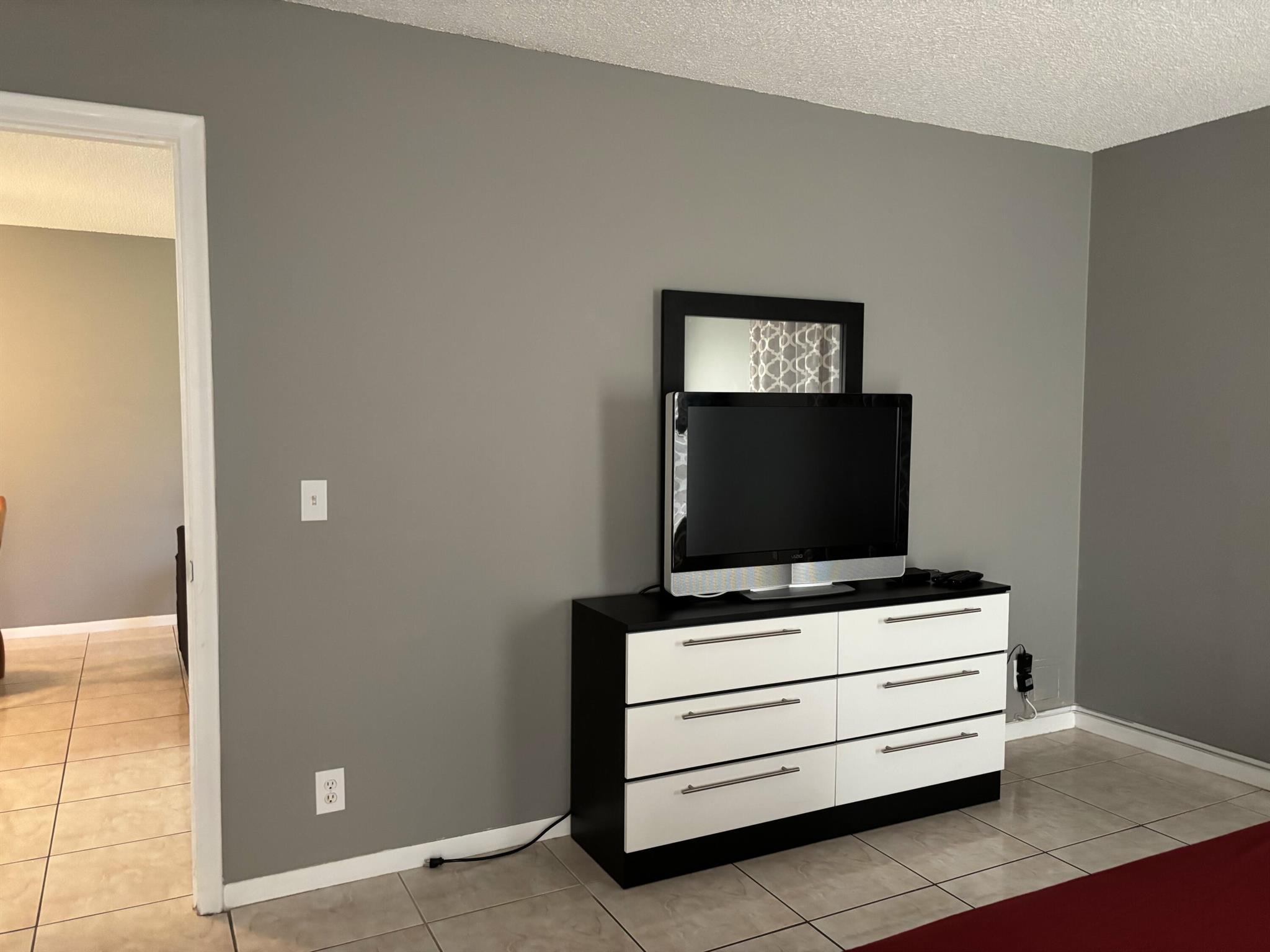 PINES OF DELRAY CONDO - Residential Lease