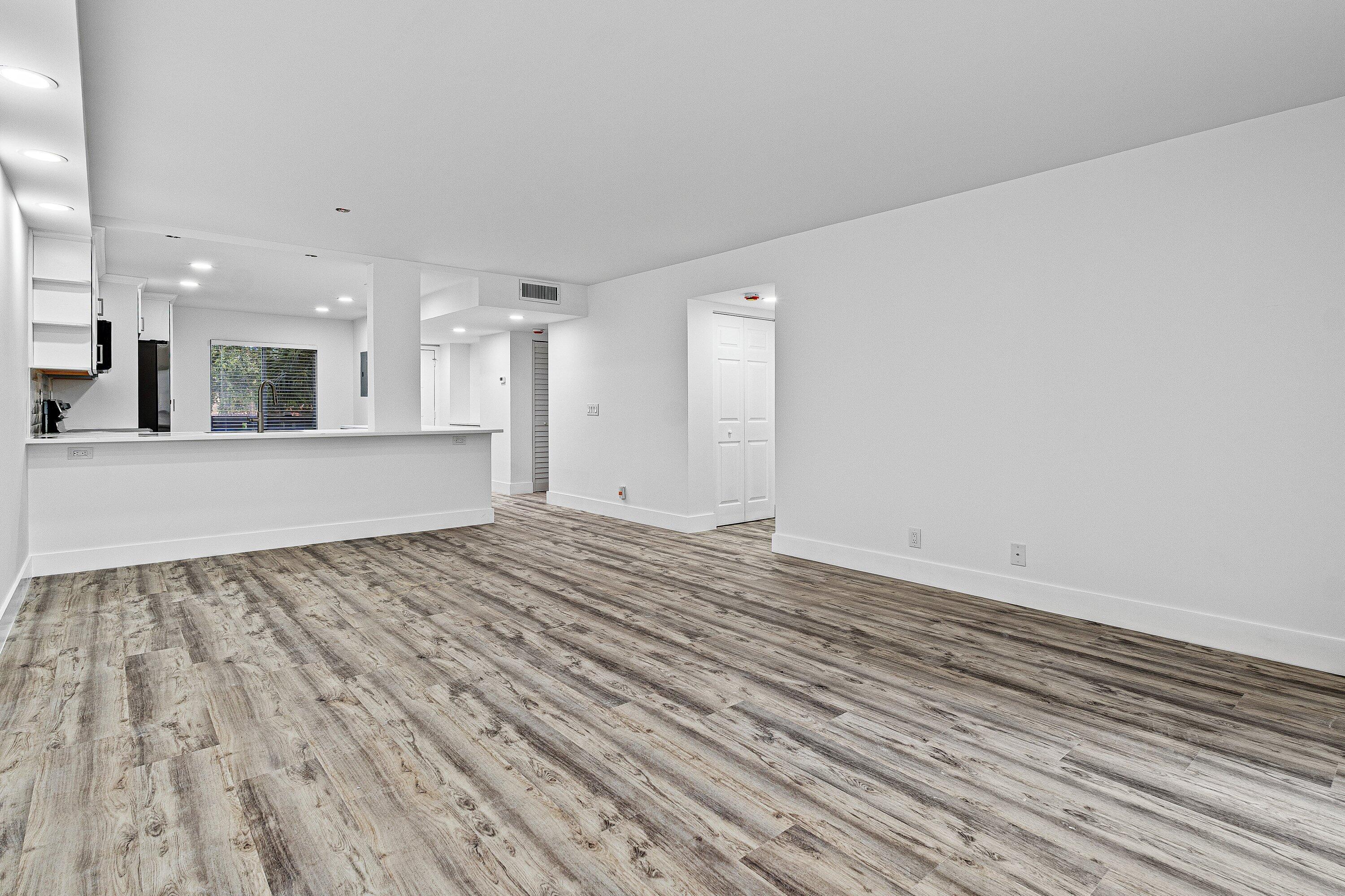 6585 Kensington Lane Apt 207