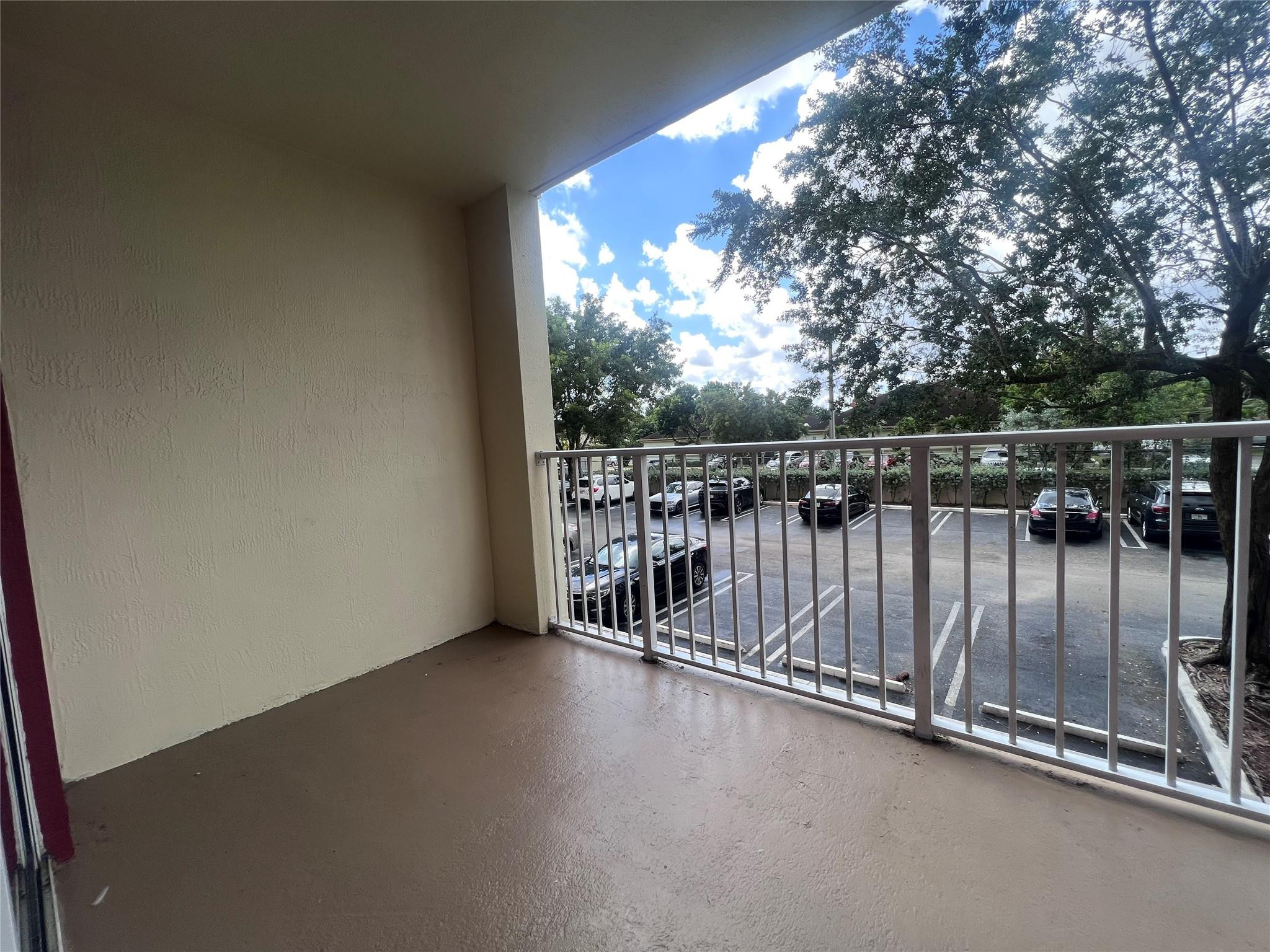 Country Club Towers - Residential Lease
