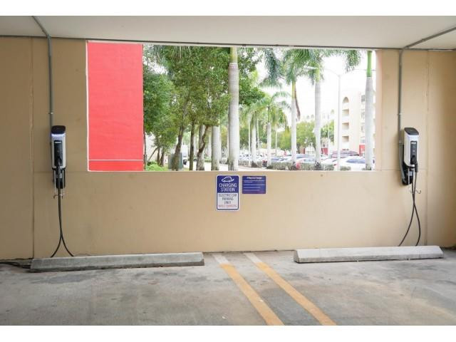 Country Club Towers - Residential Lease