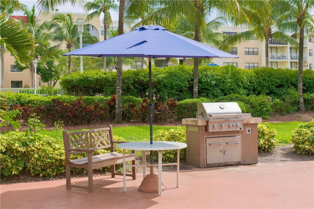 Country Club Towers - Residential Lease