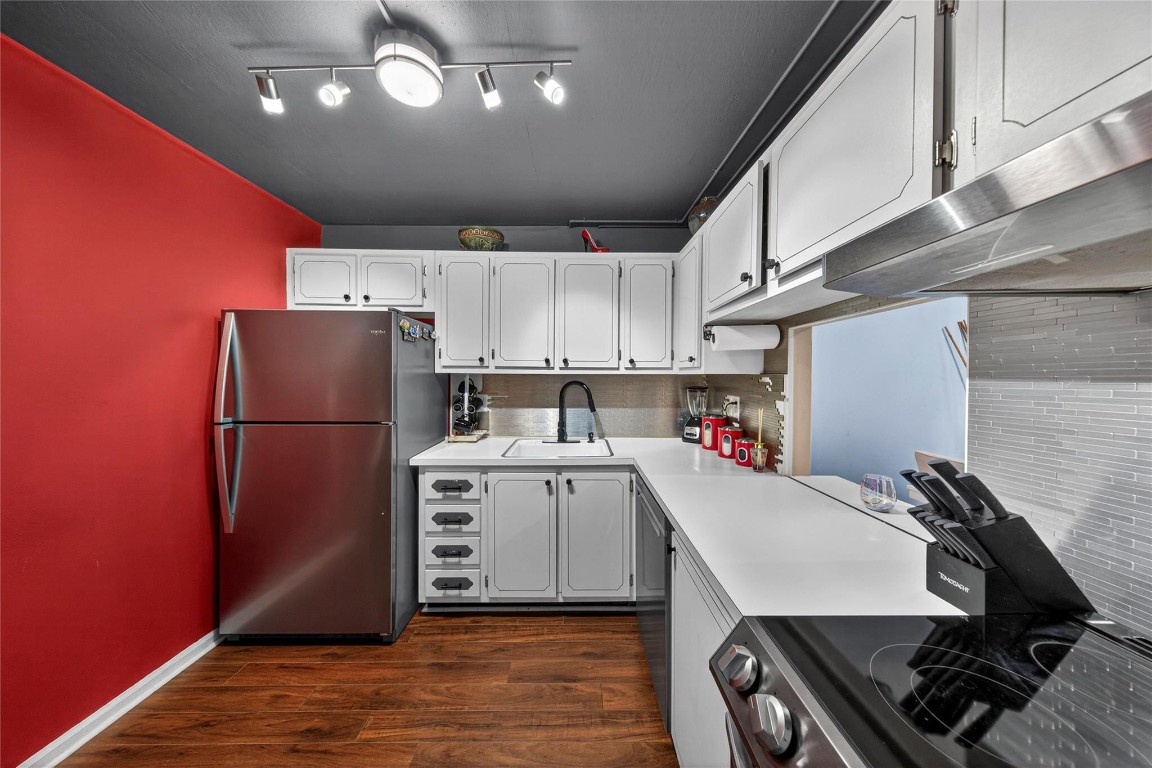 Drake Tower - Residential