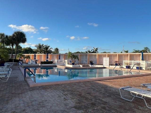 Imperial Point Colonades - Residential