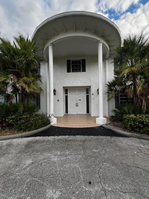 Imperial Point Colonades - Residential