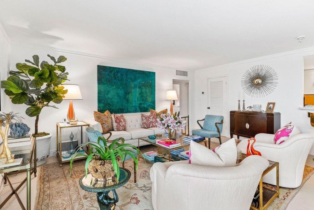 Photo of 354 Chilean Avenue #3 A, Palm Beach, FL 33480 (MLS # R11075335)