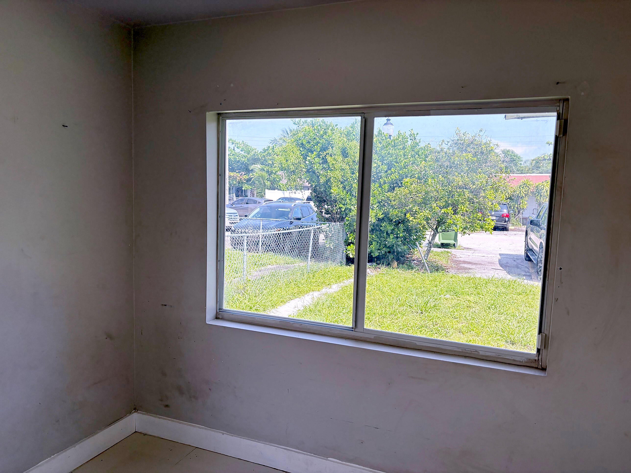 View photos, virtual tours, details... 1521 NW 8th Avenue