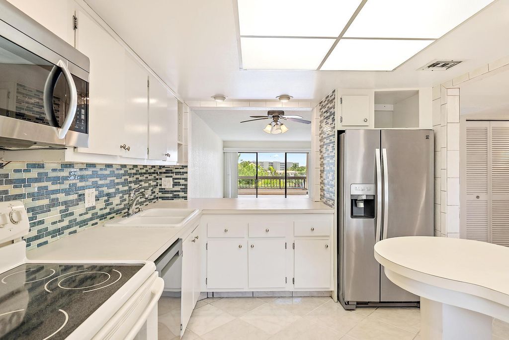 Photo of 1036 Us Highway 1 #318, North Palm Beach, FL 33408 (MLS # R11101671)