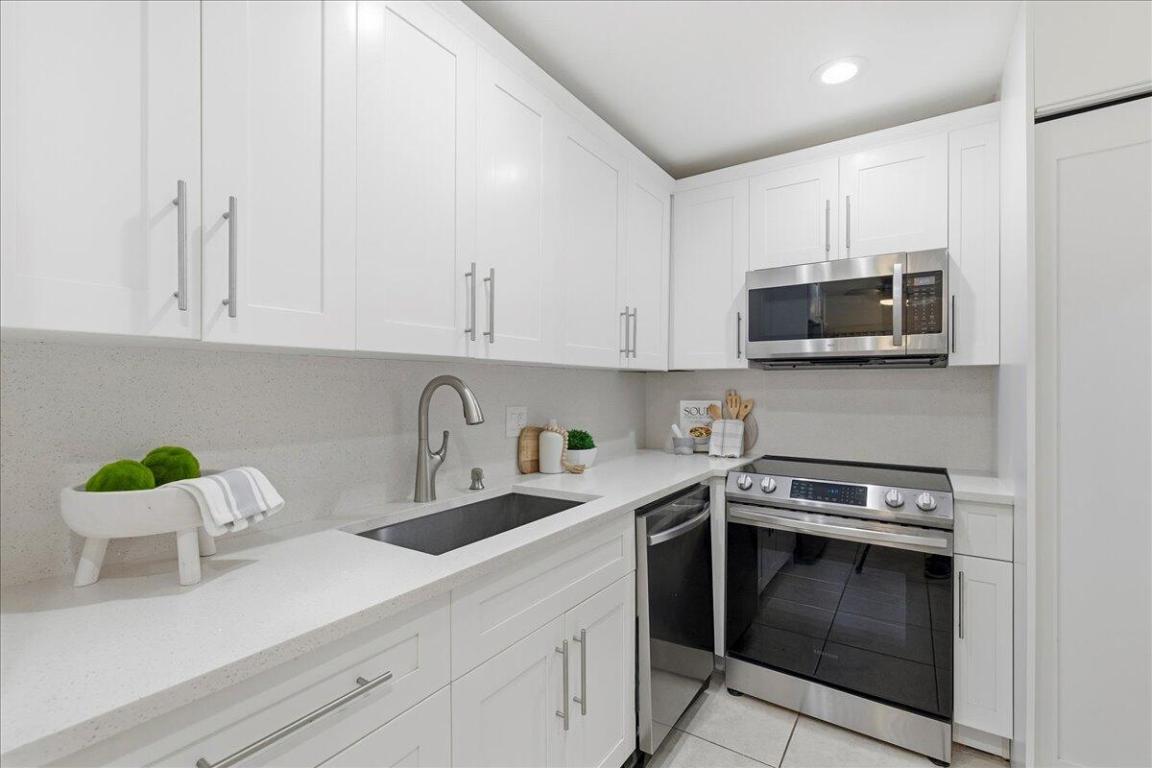 VISTAS OF BOCA LAGO CONDO - Residential