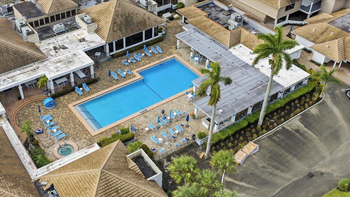 VISTAS OF BOCA LAGO CONDO - Residential