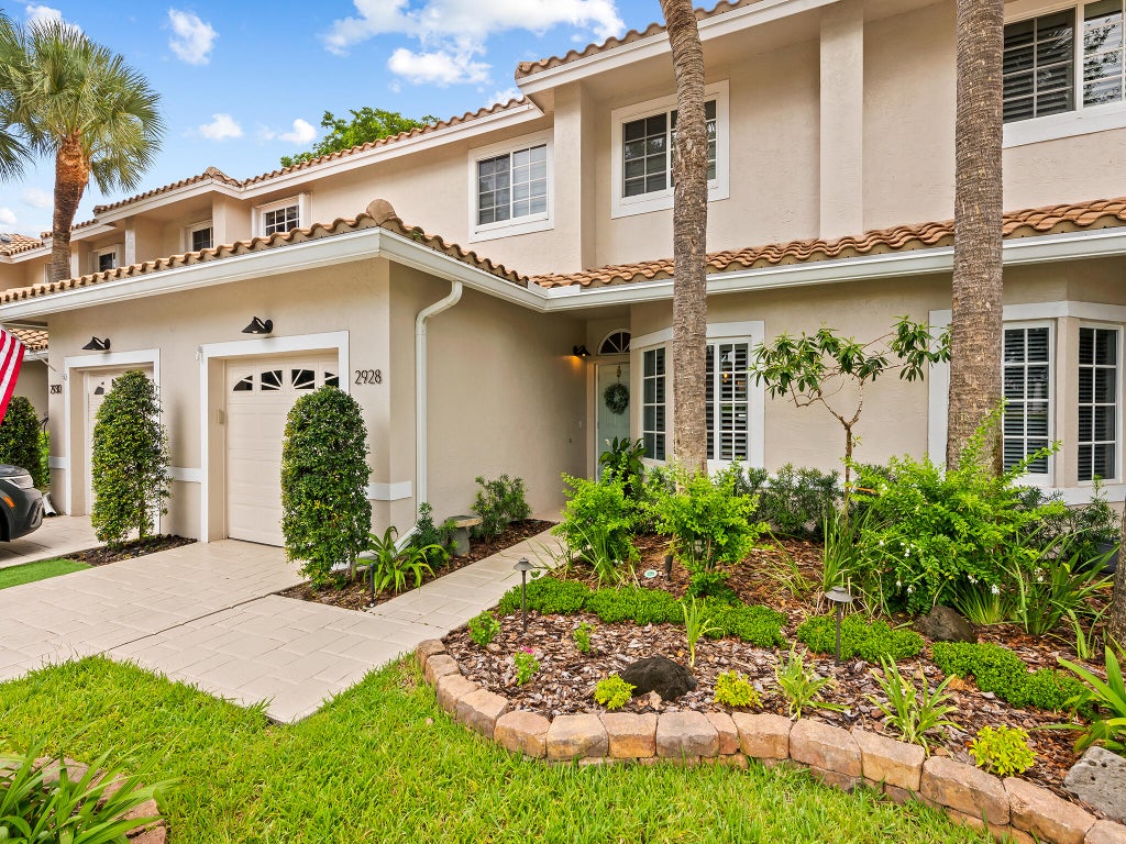 Photo of 2928 PORT ROYALE Lane S, Fort Lauderdale, FL 33308 (MLS # B26063612)