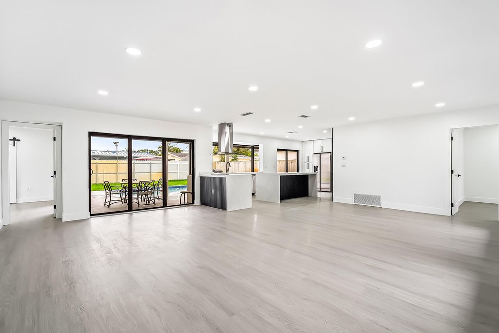 Photo of 7550 Grandview Boulevard, Miramar, FL 33023 (MLS # B26012760)