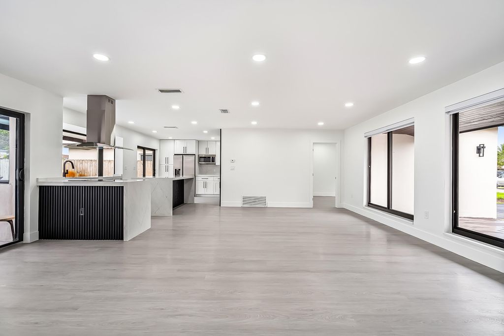 Photo of 7550 Grandview Boulevard, Miramar, FL 33023 (MLS # B26012760)