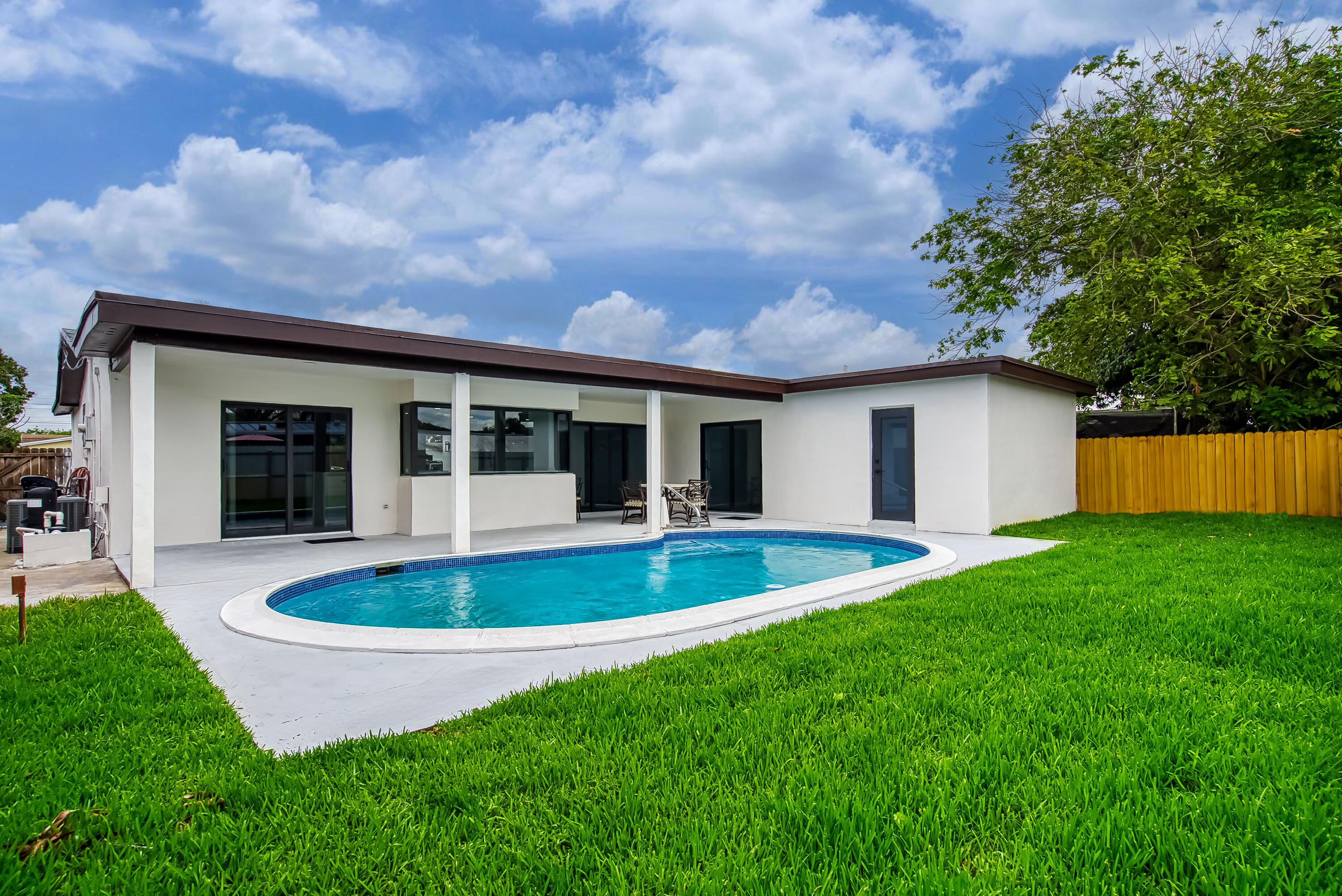 MIRAMAR PARK FOURTH ADD - Residential