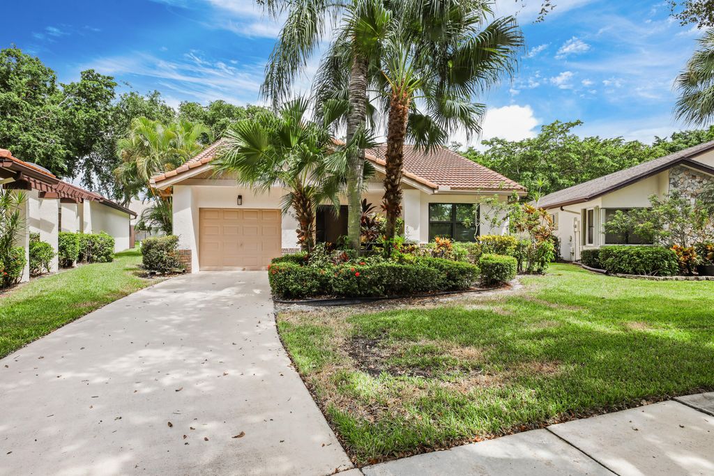 Photo of 4792 Boxwood Circle, Boynton Beach, FL 33436 (MLS # R11014458)