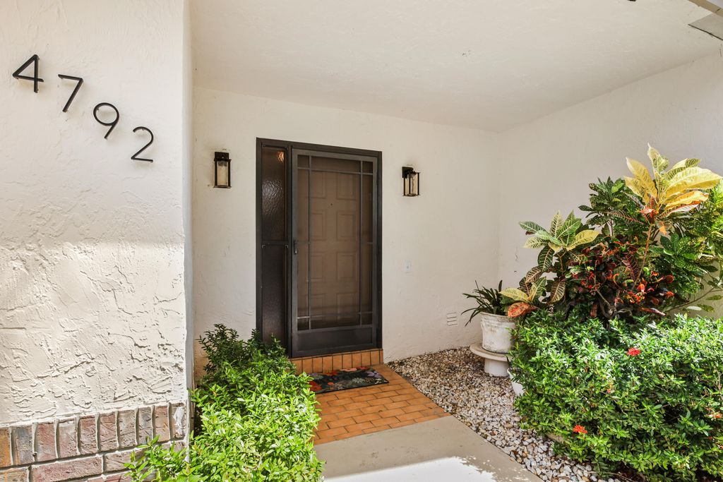 Photo of 4792 Boxwood Circle, Boynton Beach, FL 33436 (MLS # R11014458)