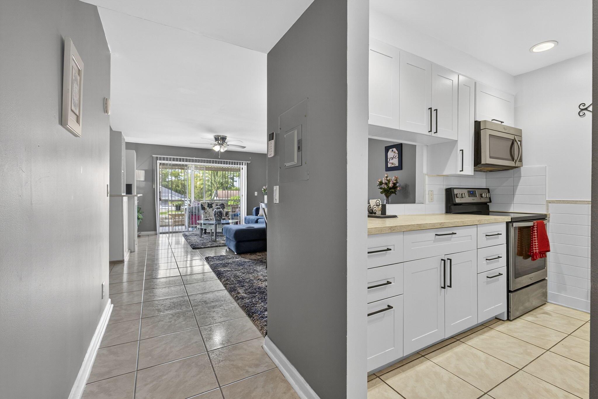 GREENWAY VILLAGE SOUTH CO - Residential Lease