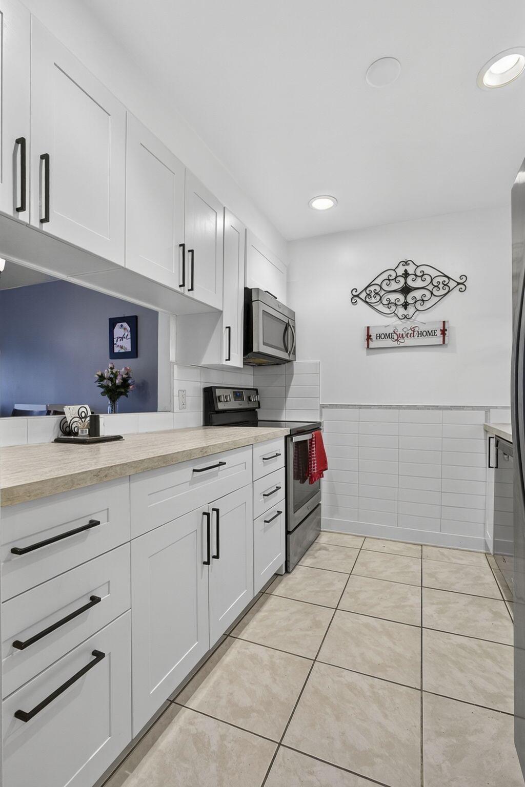 GREENWAY VILLAGE SOUTH CO - Residential Lease