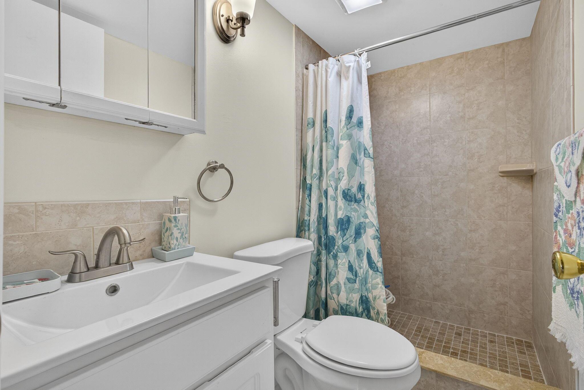 GREENWAY VILLAGE SOUTH CO - Residential Lease