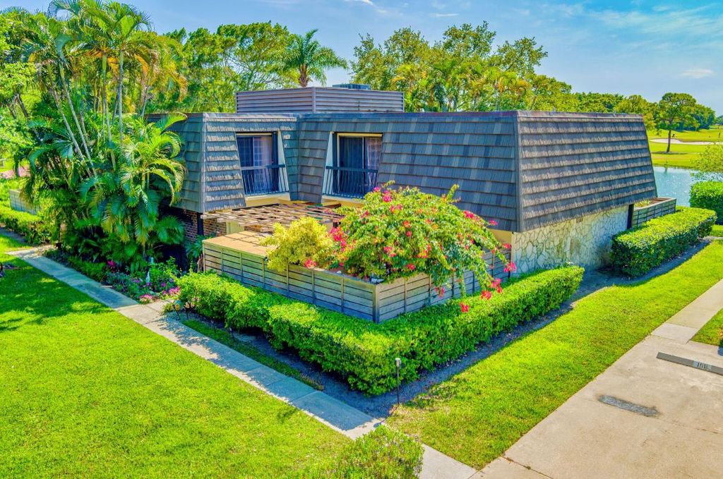 Photo of 1109 11th Terrace, Palm Beach Gardens, FL 33418 (MLS # R10975546)